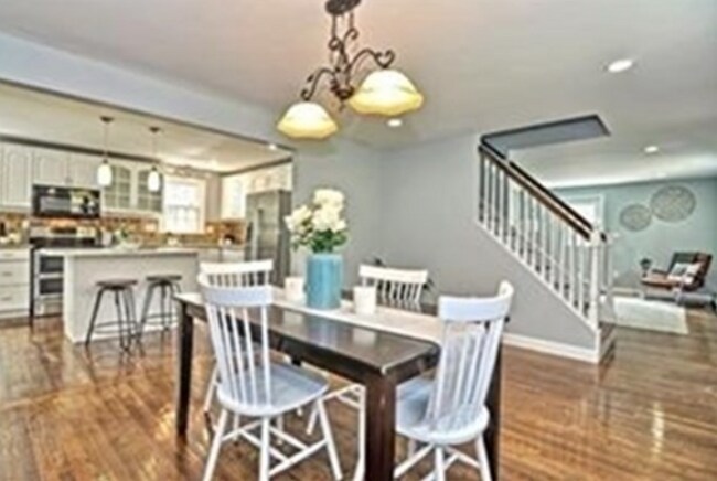 Foto del edificio - 16 Oak Hill Rd