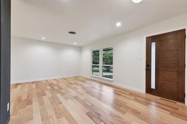 Building Photo - 11900 Dove Haven Dr