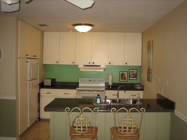 Building Photo - 134 W Satsuma Ave