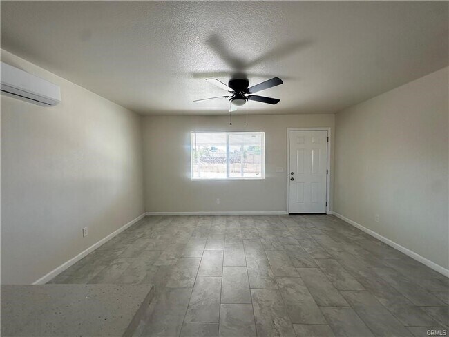 Building Photo - 1094 Donna Ln