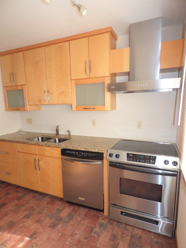 Building Photo - 4043 18th Ave NW