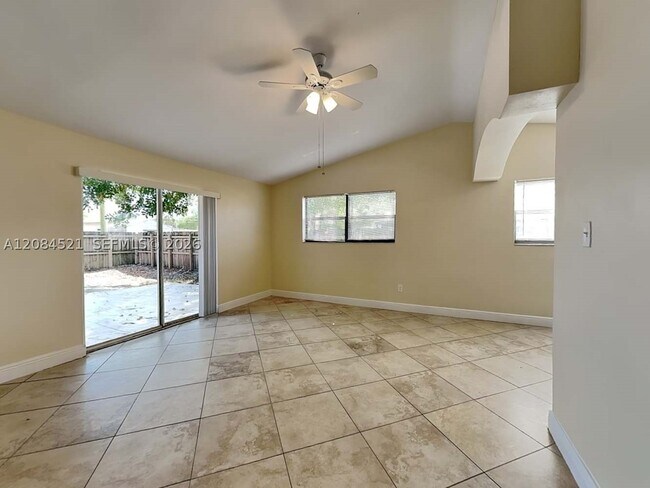 Foto del edificio - 11674 Oleander Dr