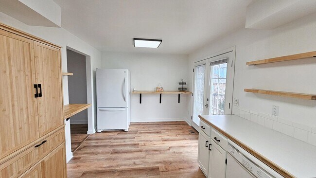 Foto del edificio - 27309 W Tucker Prairie Rd