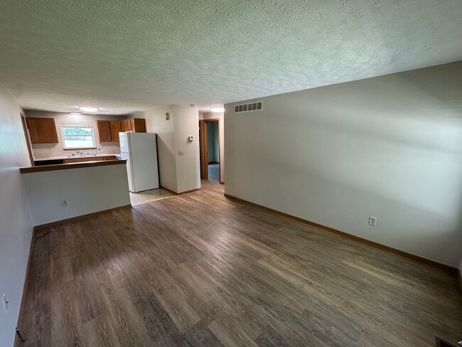Building Photo - 639 W Highland Ave
