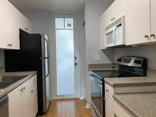Building Photo - 4850 Chancellor Dr