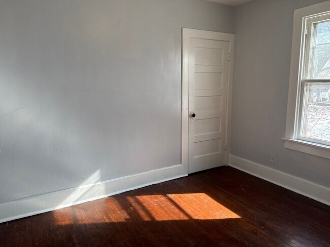 Foto del edificio - 2200 S 13th St