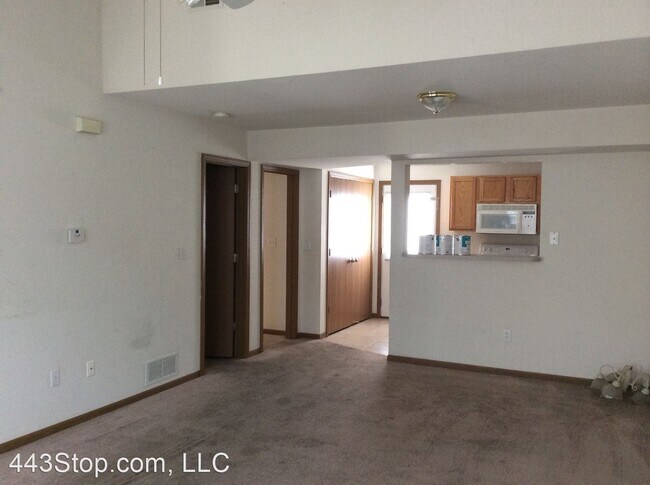 Building Photo - 1420 Greensboro Dr