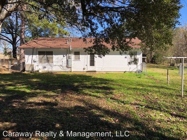 Building Photo - 3703 Old Mooringsport Rd