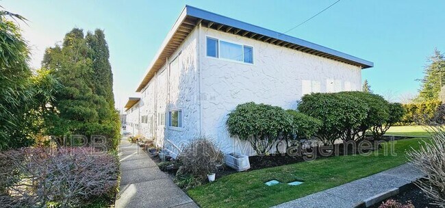 Foto del edificio - 7322 19th St W