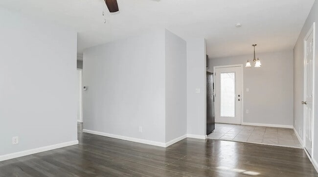 Foto del edificio - 14804 Bellaire Ave