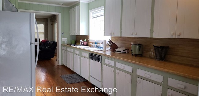 Foto del edificio - 4 br, 2 bath House - 2102 N. Chestnut Street