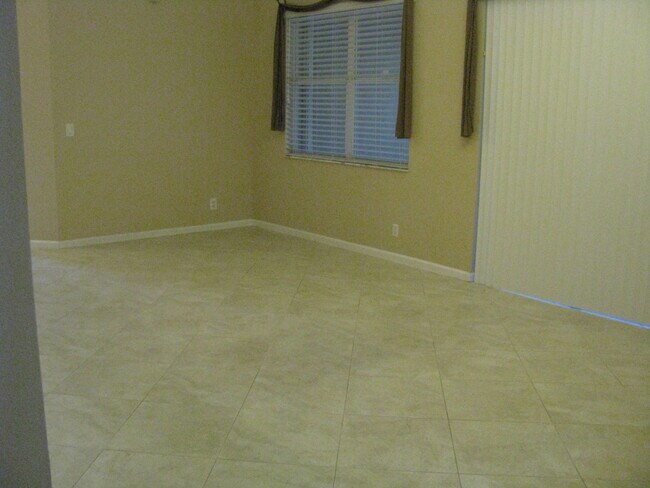 Foto del edificio - 6120 Spring Lake Terrace