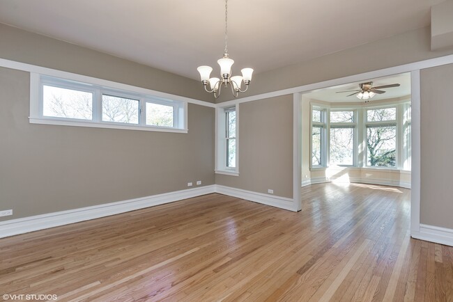 Building Photo - 524 Sheridan Sq