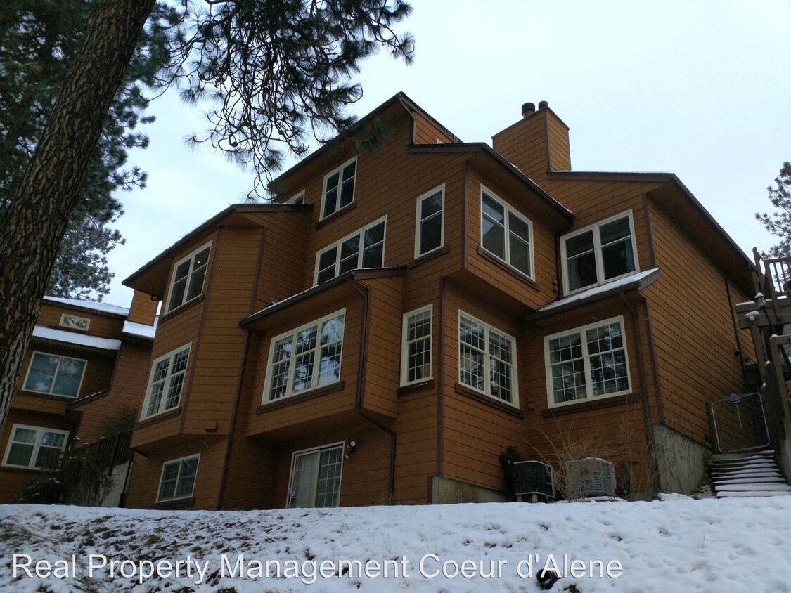 Primary Photo - 10421 N Lakeview Dr