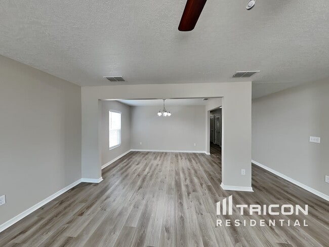 Foto del edificio - 9467 Northvale St