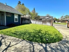 Building Photo - 3820 Hillcrest Ln