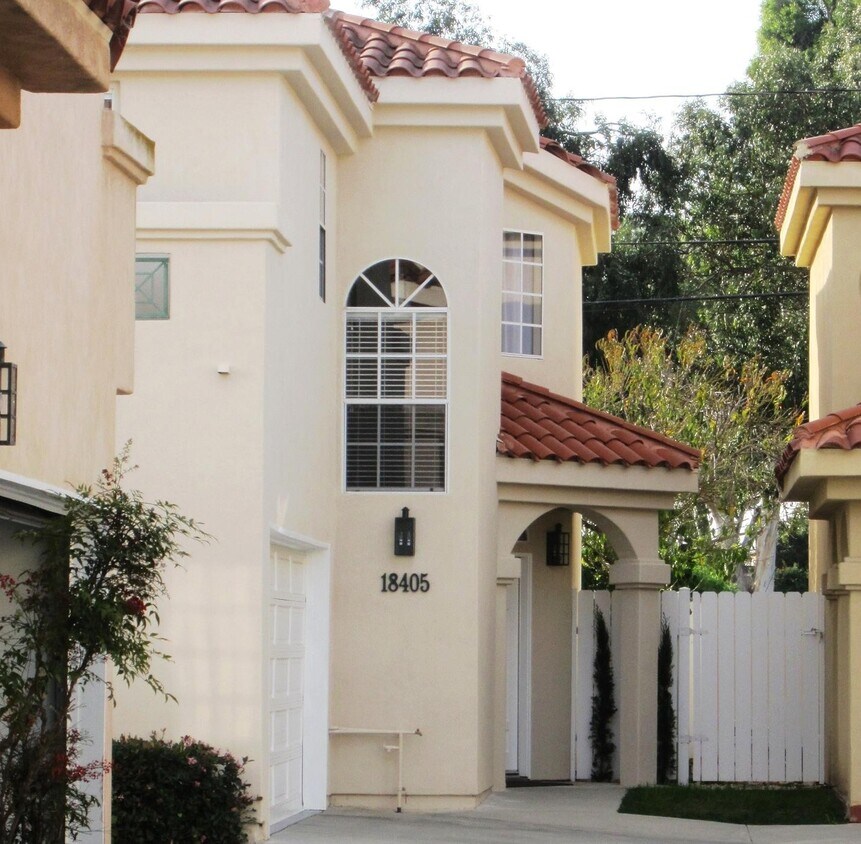 Primary Photo - 18405 Mansel Ave