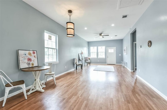 Building Photo - 1219 Gregg St