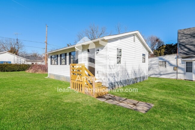 Building Photo - 1851 Norwood Ave