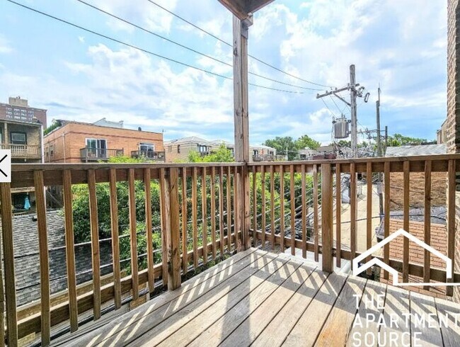 Building Photo - 3939 N Janssen Ave