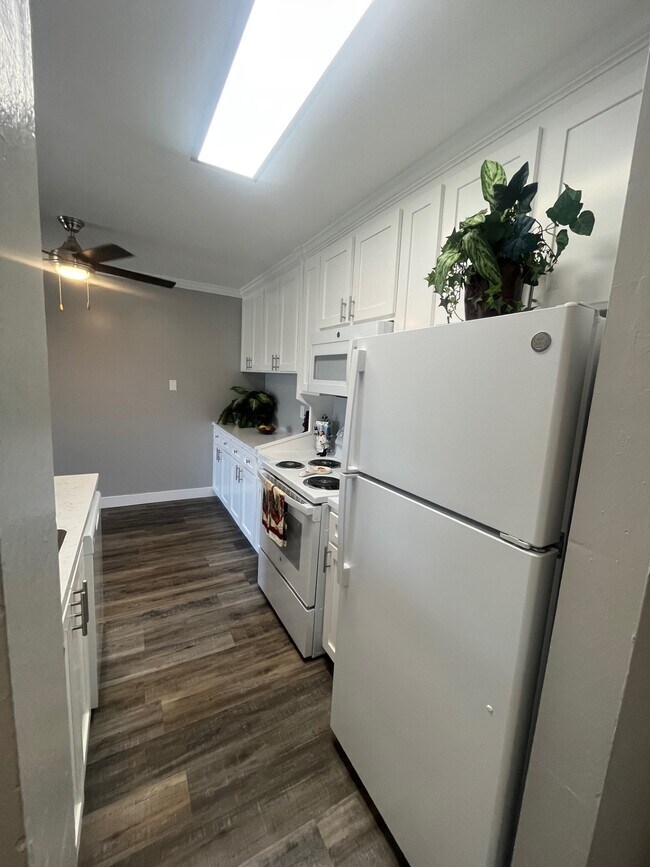 Foto del edificio - 941 Lewelling Blvd