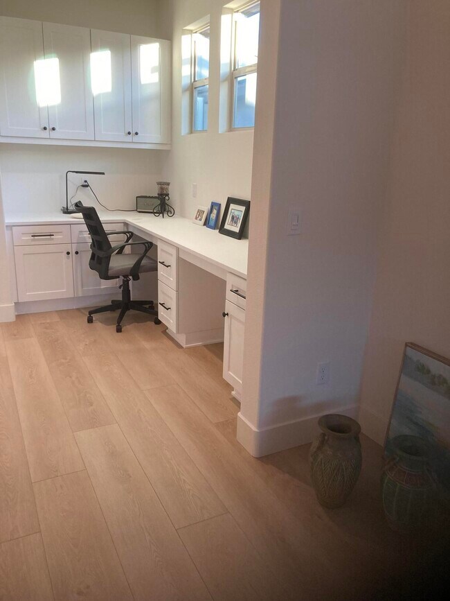Building Photo - 51568 Golden Eagle Dr
