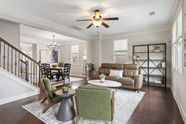 Building Photo - Beautiful Townhouse in Berry Farms!