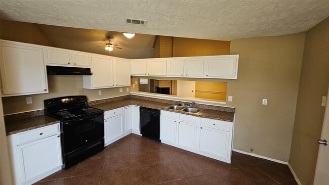 Foto del edificio - 1418 Willersley Ln