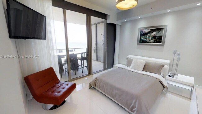 Foto del edificio - 9701 Collins Ave