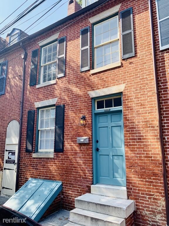 Primary Photo - 1630 Shakespeare St