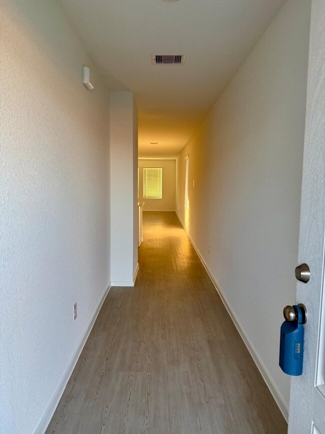 Foto del edificio - 10914 Silver Canoe Dr