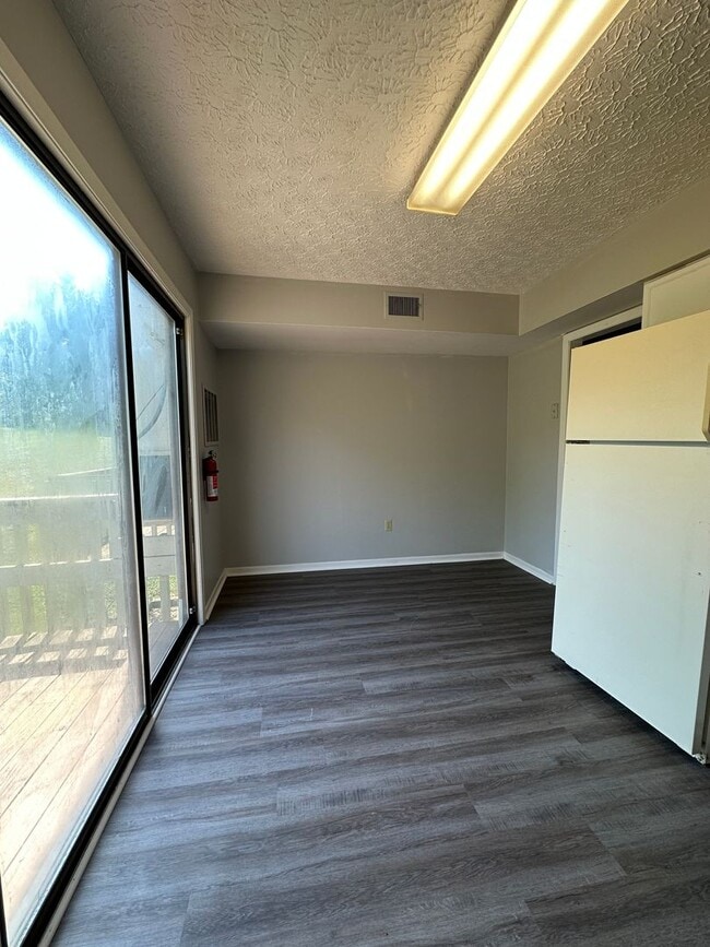 Building Photo - 3159 Tiffany Ct