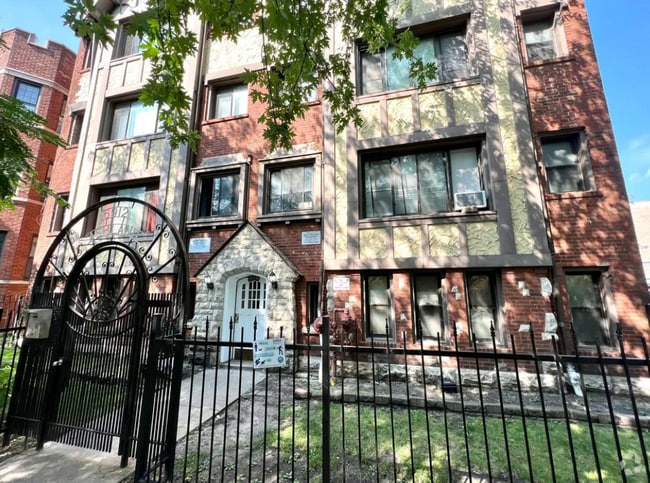 Building Photo - 6913 N Ashland Blvd