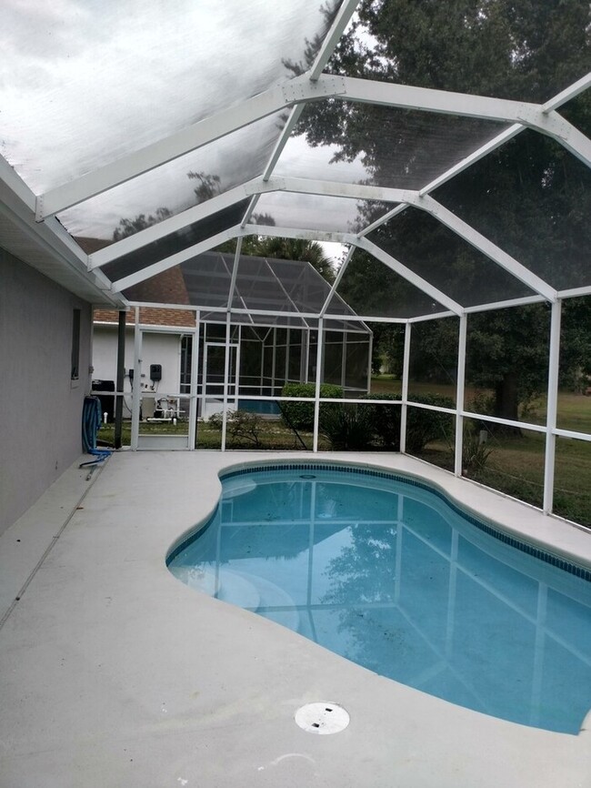 Foto del edificio - 4333 Creekside Blvd