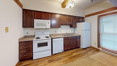 Building Photo - 11 E Gilman St