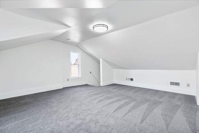 Foto del edificio - Beautiful 3 Bedroom home in South side ava...