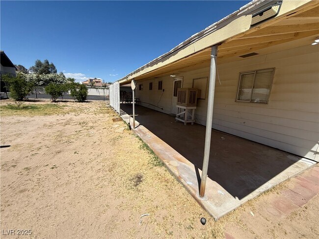 Foto del edificio - 5643 S Pecos Rd