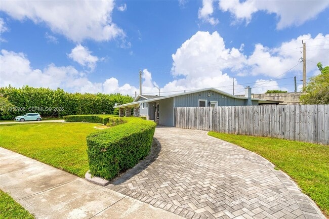 Foto del edificio - 9091 SW 49th St