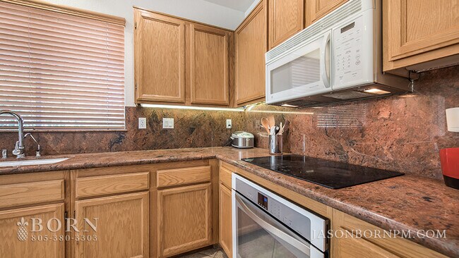 Building Photo - 5482 Avignon Ct