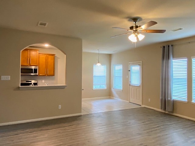 Foto del edificio - 7406 Valentine Ln