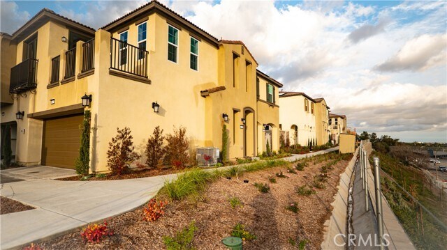 Foto del edificio - 8457 Gabrielino Ct