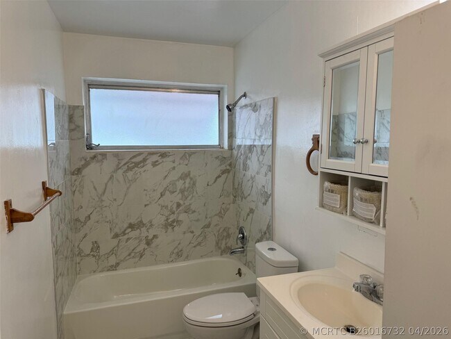 Foto del edificio - 4564 NW 16th Ave