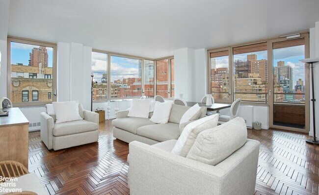 Building Photo - 30 E 85th St