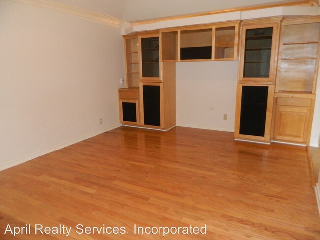 Building Photo - 3920 Shavano Dr