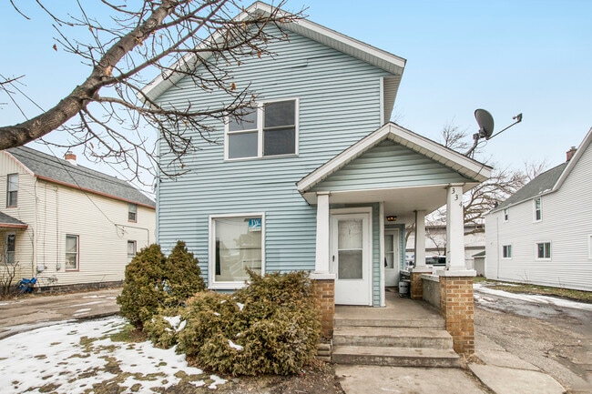 Building Photo - 334 Indiana ave sw