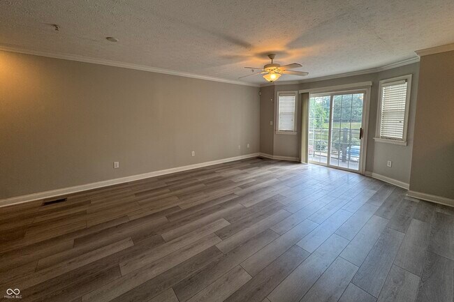 Foto del edificio - 1442 Oakhill Dr