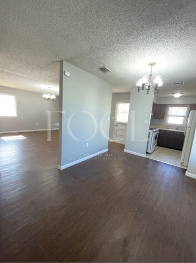 Building Photo - 516 Dowden Rd