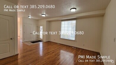Building Photo - 3042 E Somerset Dr