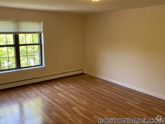 Building Photo - 757 Highland Ave