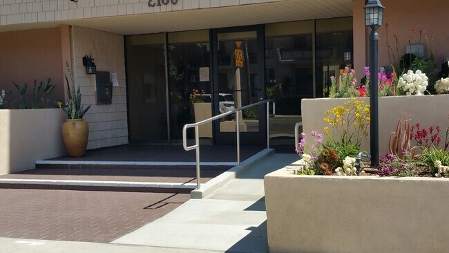 Building Photo - 2160 S Beverly Glen Blvd
